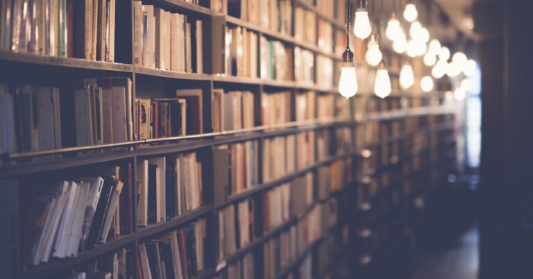 15 Celebrity Bookworms: Famous Stars Who Love Reading (2026)